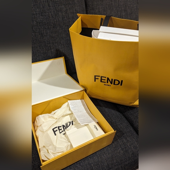 Fendi Embossed FF Camera Bag - Picture 8 of 9